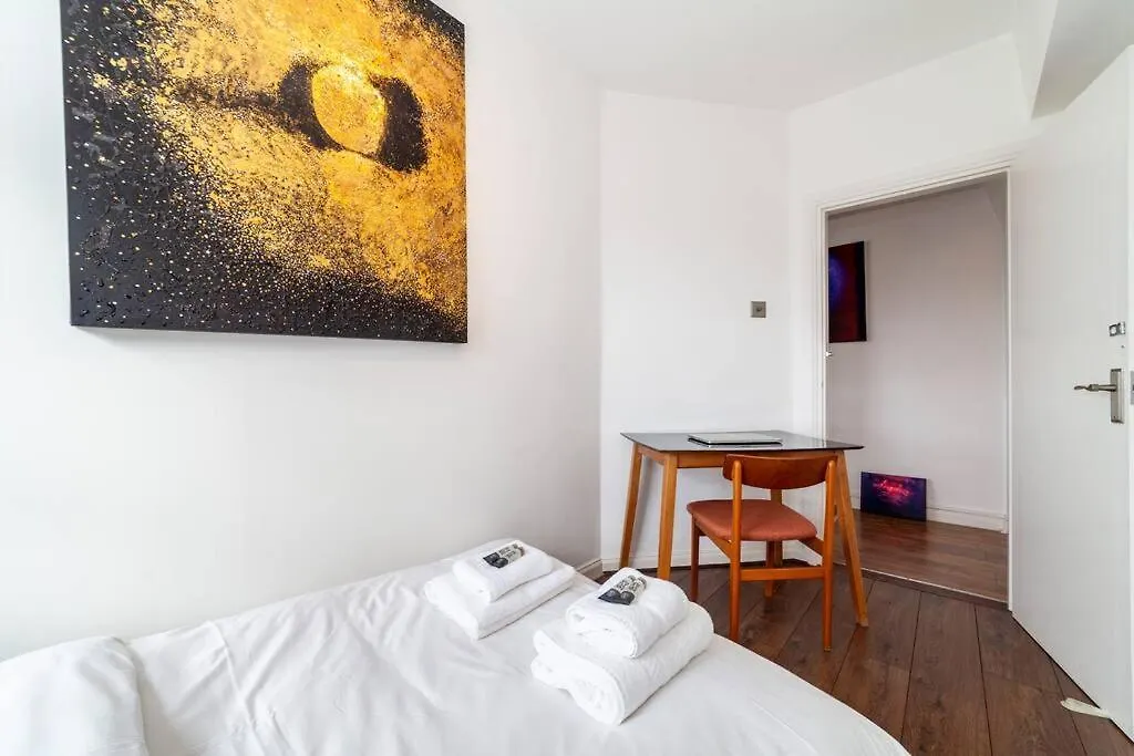 Amazing 2Br Flat With City View, Bethnal Green London 0*,